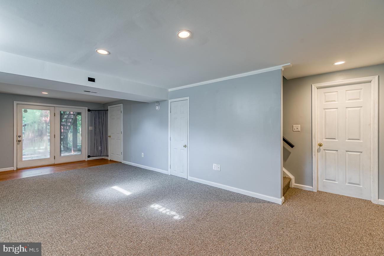 HAMPTON OAKS - Residential Lease