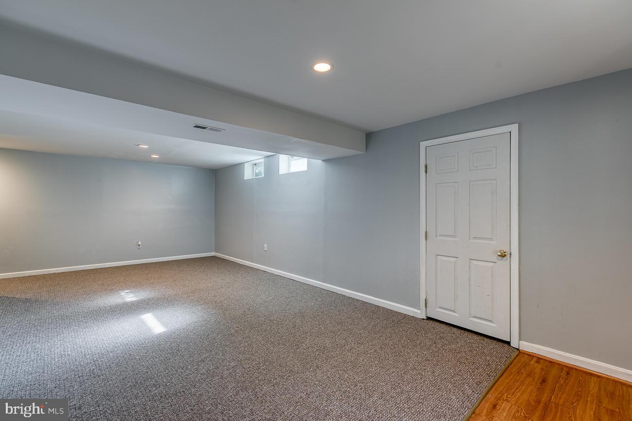 HAMPTON OAKS - Residential Lease