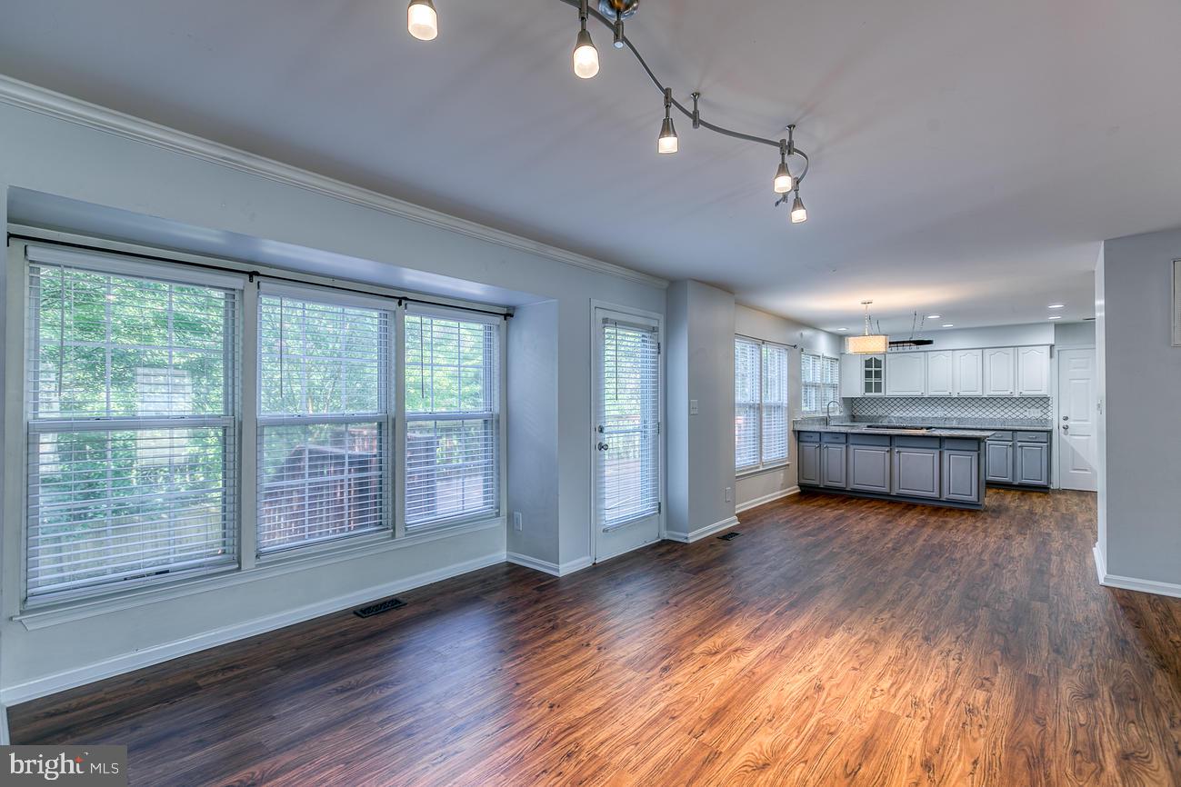 HAMPTON OAKS - Residential Lease