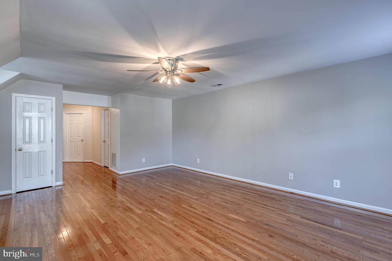 HAMPTON OAKS - Residential Lease