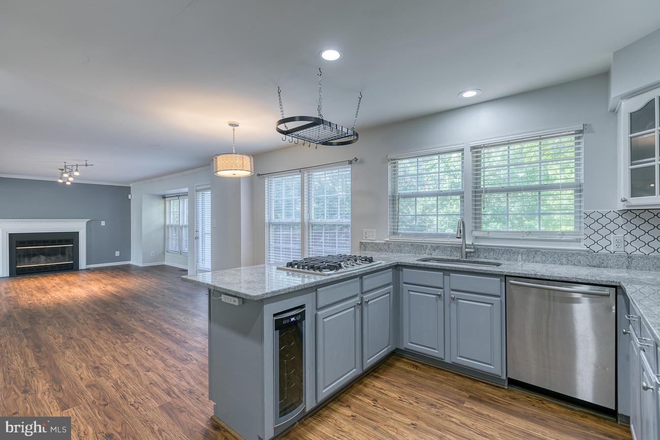 HAMPTON OAKS - Residential Lease