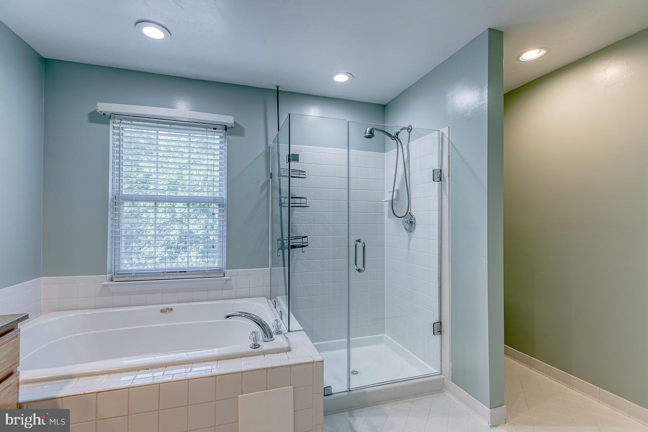 HAMPTON OAKS - Residential Lease