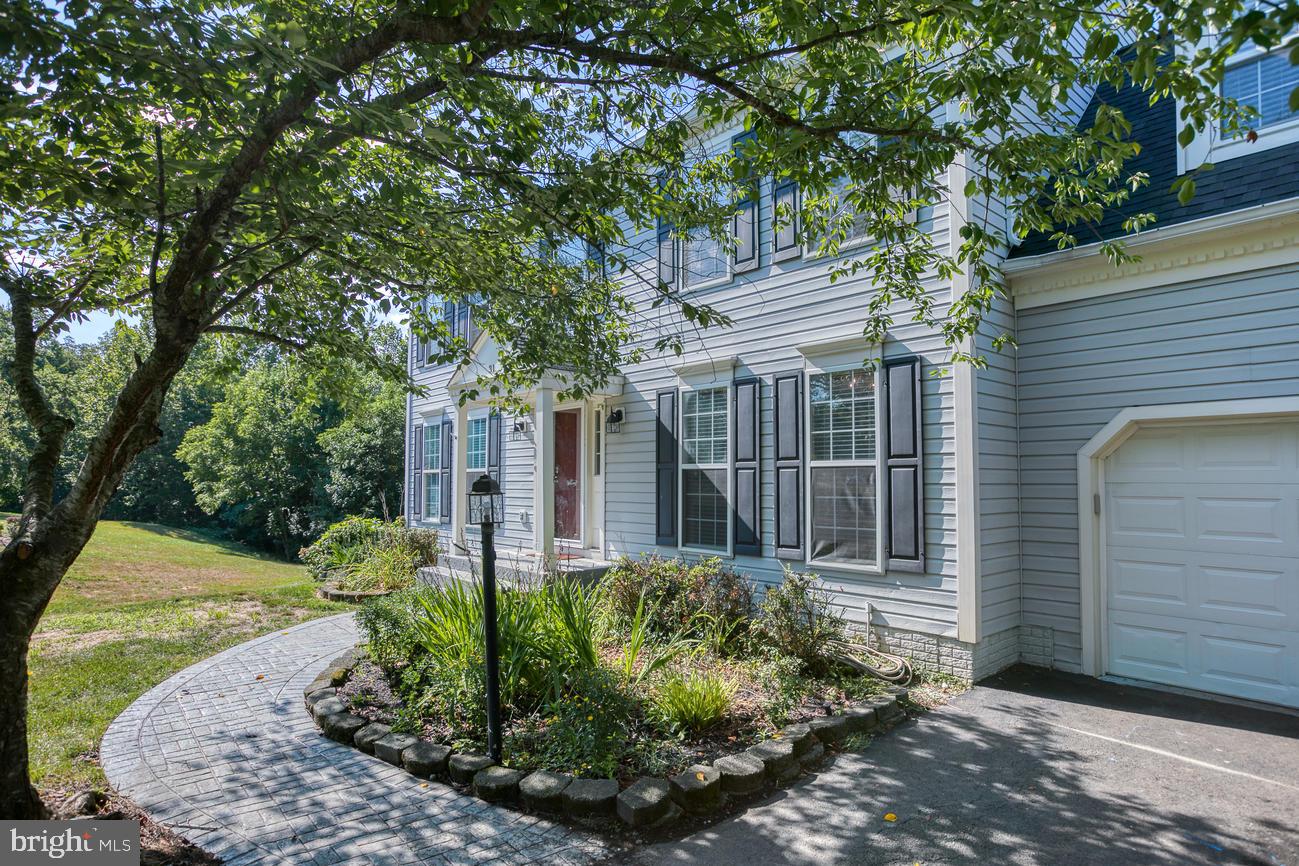 HAMPTON OAKS - Residential Lease