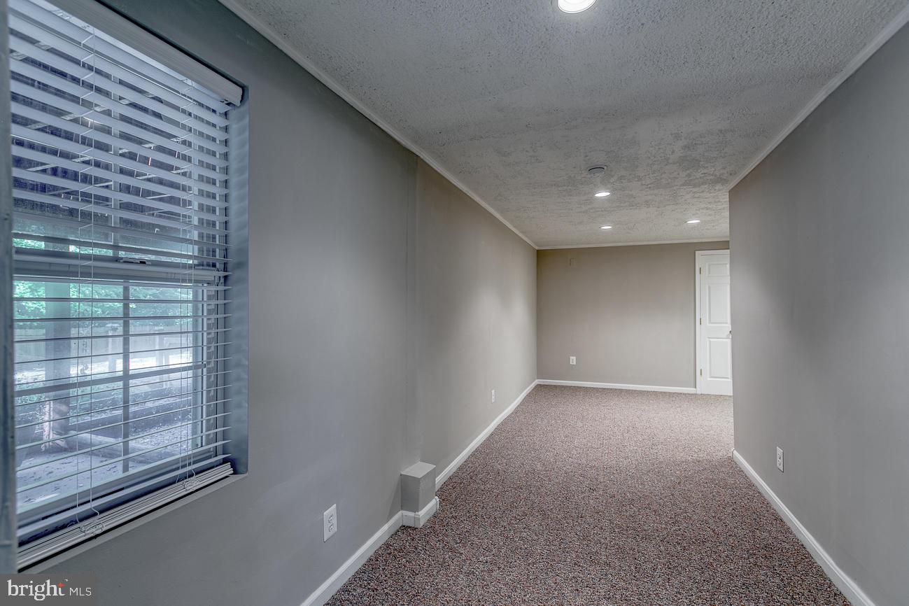 HAMPTON OAKS - Residential Lease