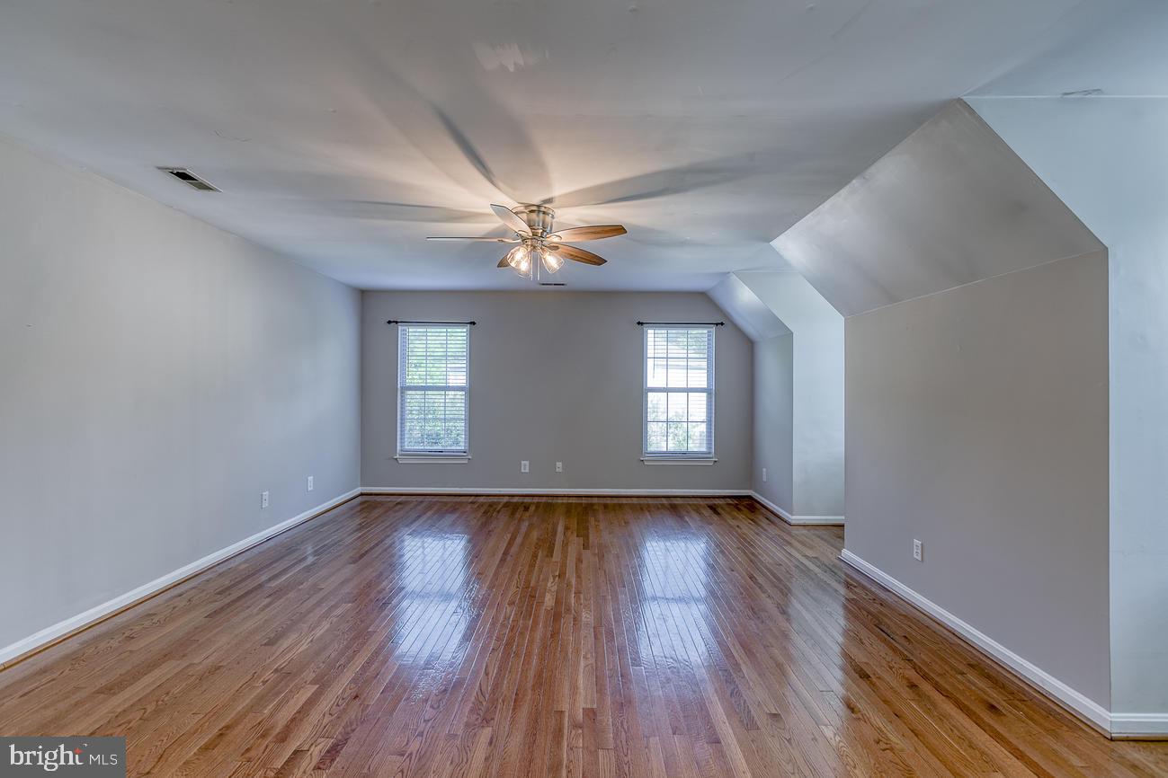 HAMPTON OAKS - Residential Lease