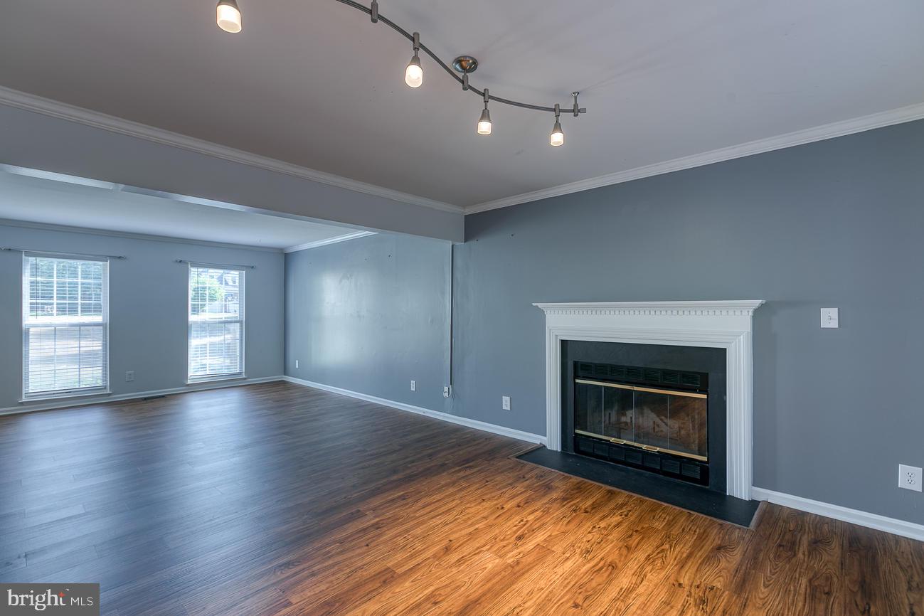 HAMPTON OAKS - Residential Lease