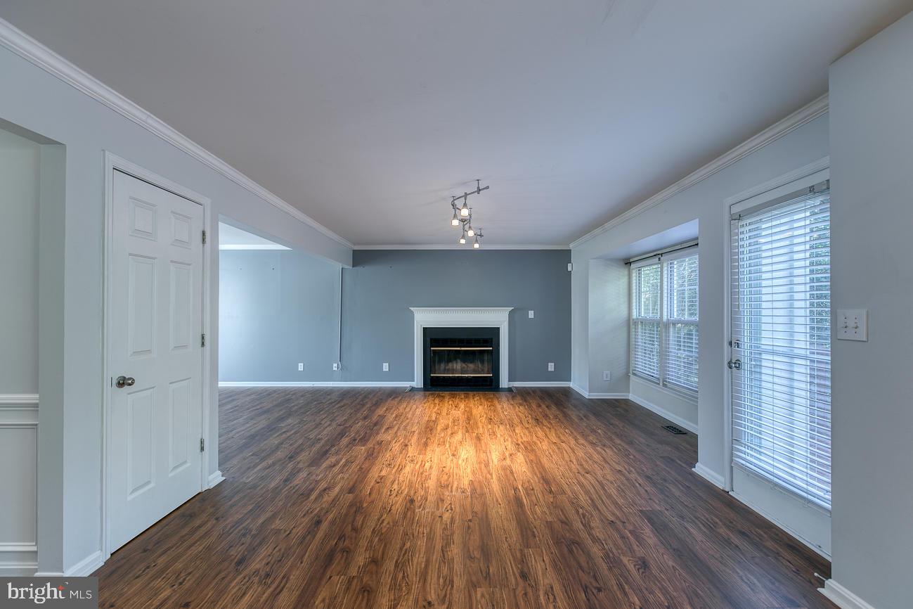 HAMPTON OAKS - Residential Lease