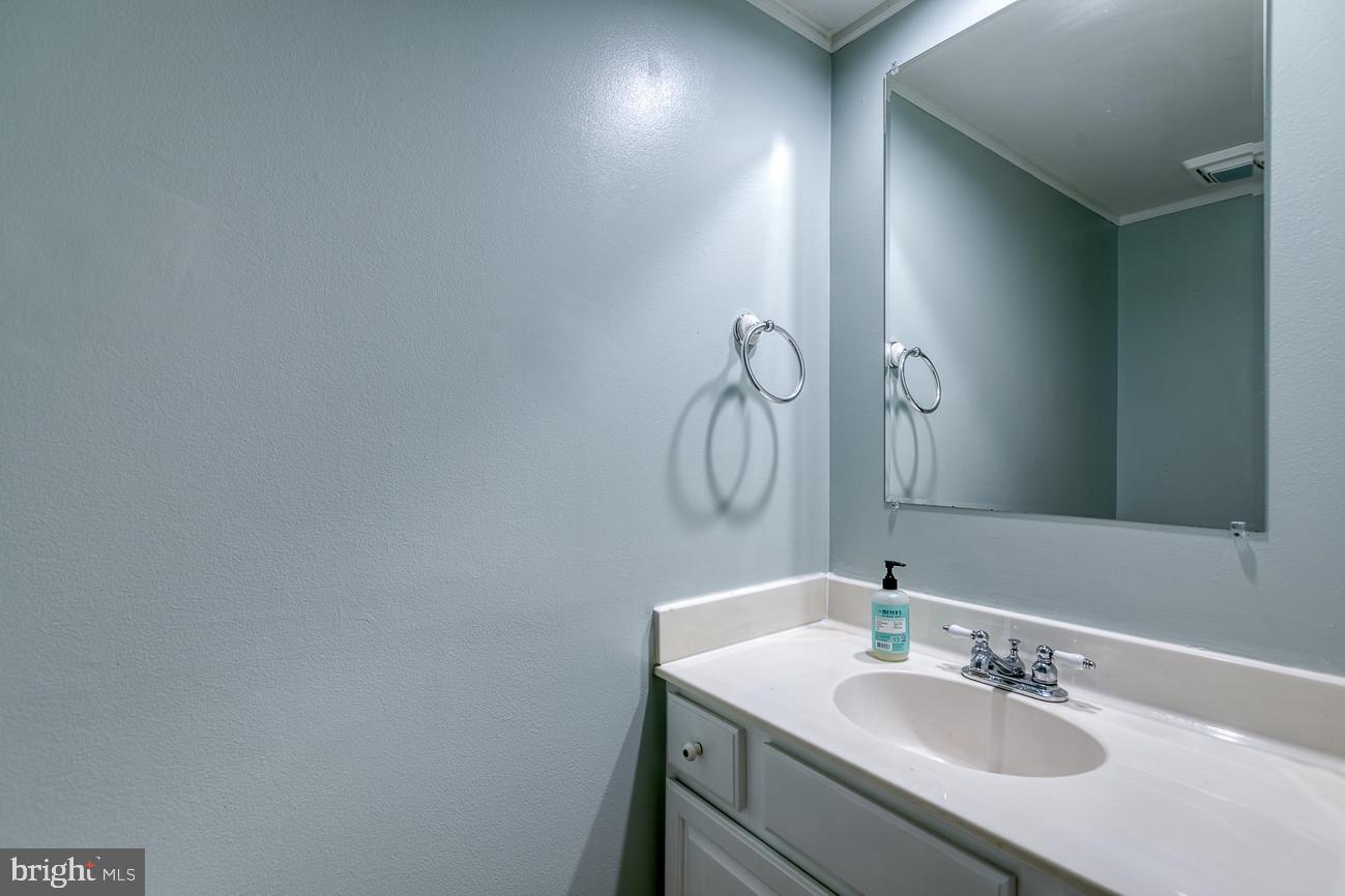 HAMPTON OAKS - Residential Lease