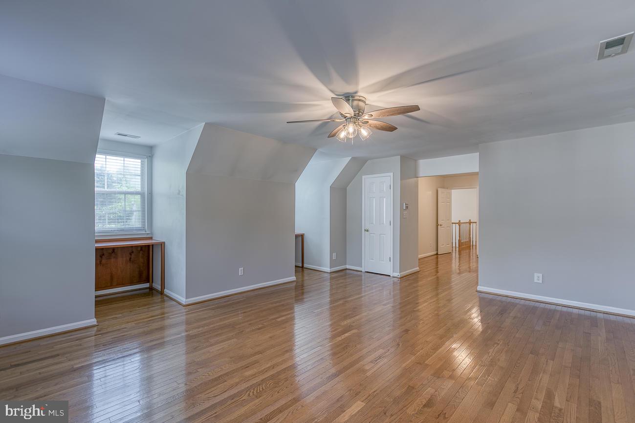 HAMPTON OAKS - Residential Lease