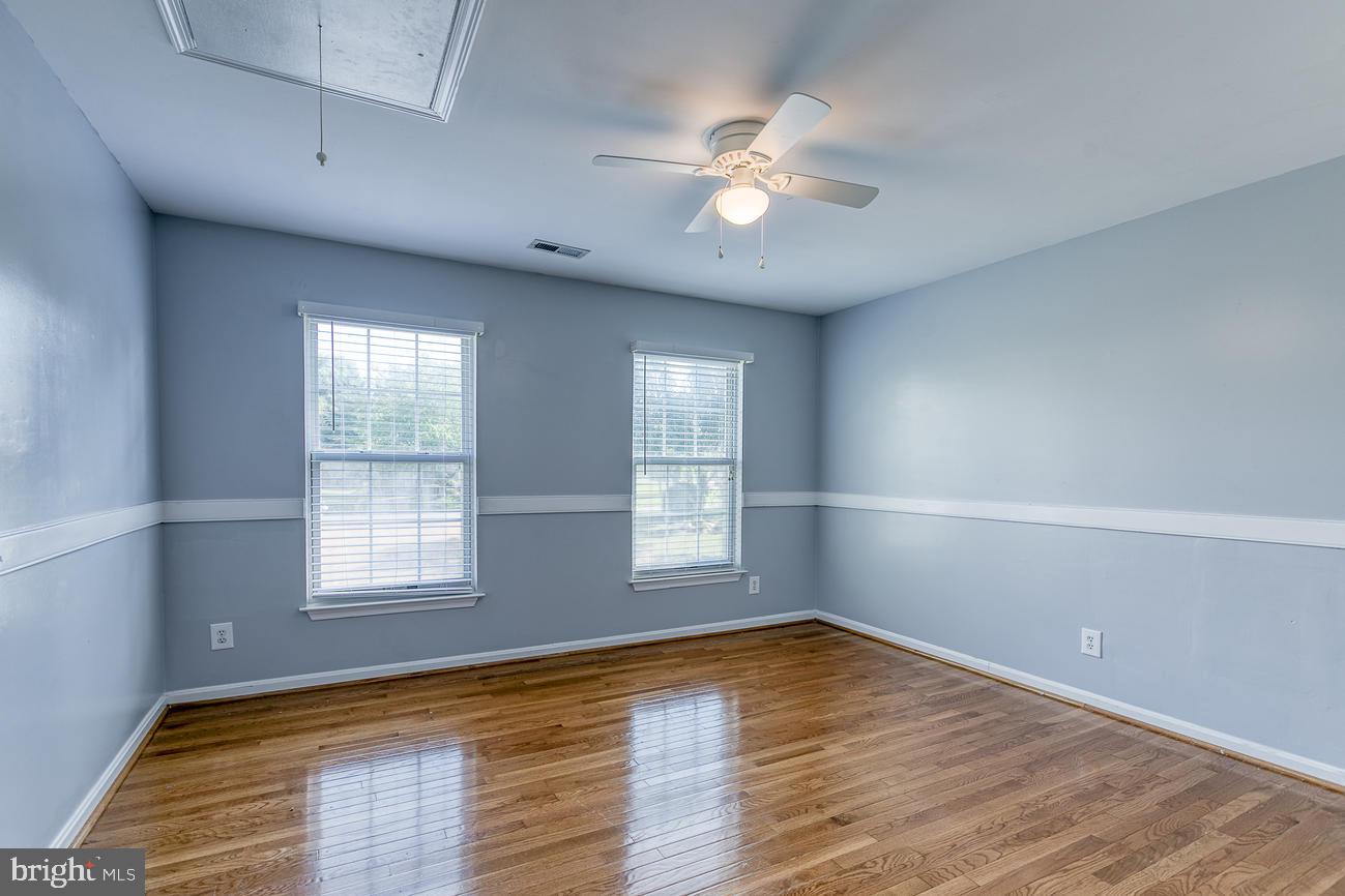 HAMPTON OAKS - Residential Lease