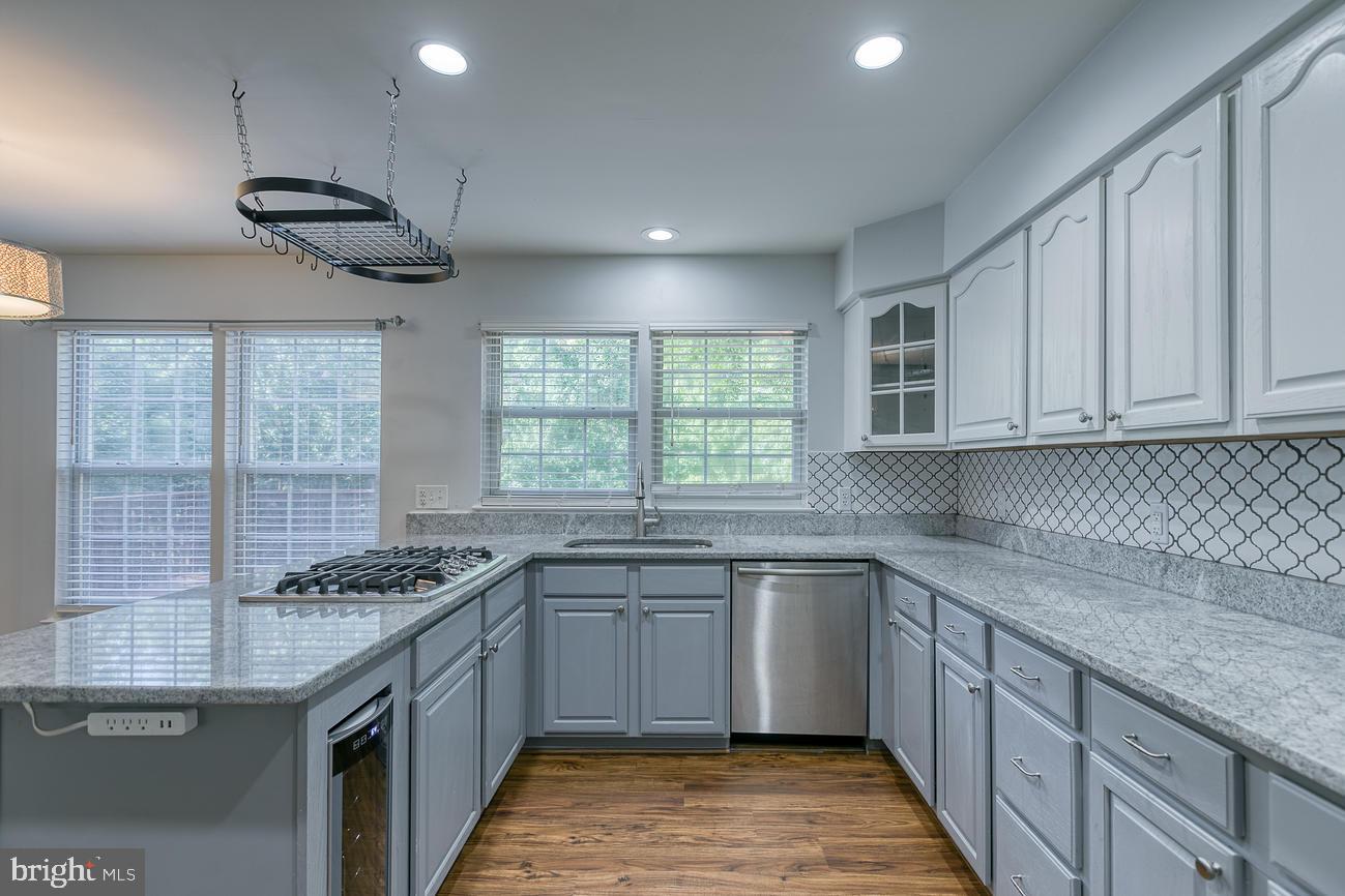 HAMPTON OAKS - Residential Lease