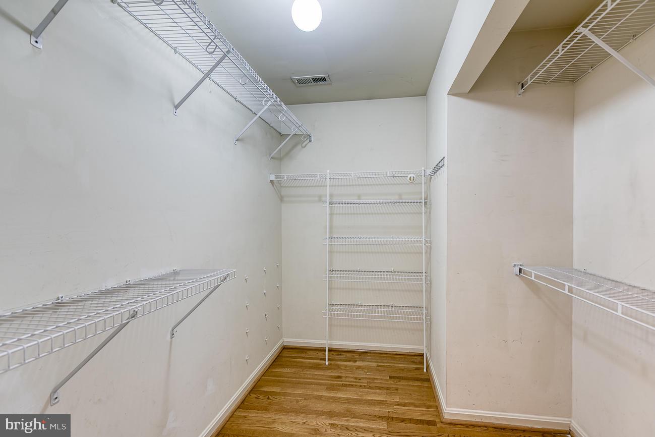 HAMPTON OAKS - Residential Lease