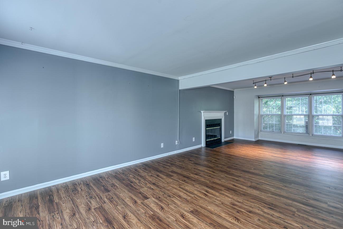 HAMPTON OAKS - Residential Lease