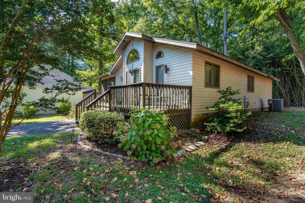 Photo of 122 Nottingham Lane, OCEAN PINES, MD 21811 (MLS # MDWO2033790)