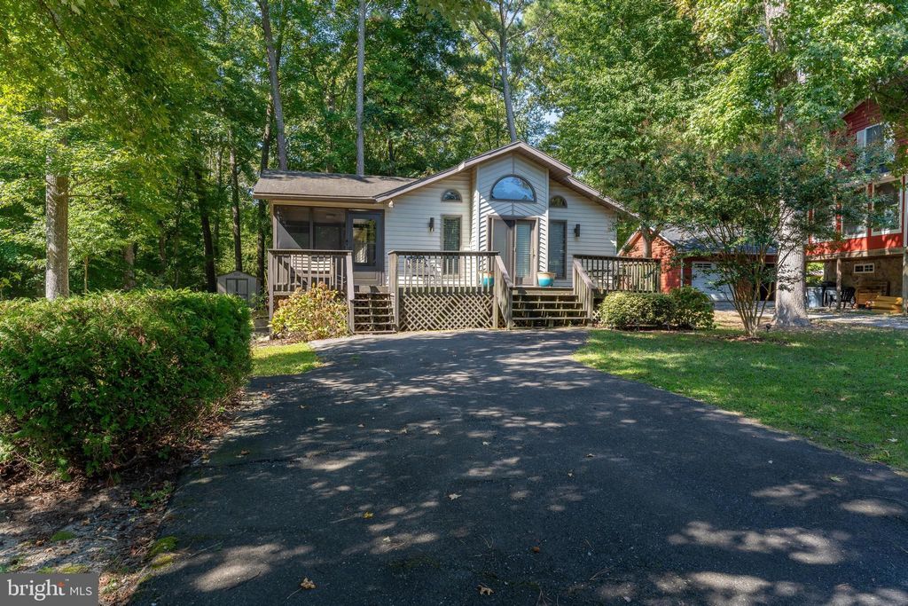 Photo of 122 Nottingham Lane, OCEAN PINES, MD 21811 (MLS # MDWO2033790)