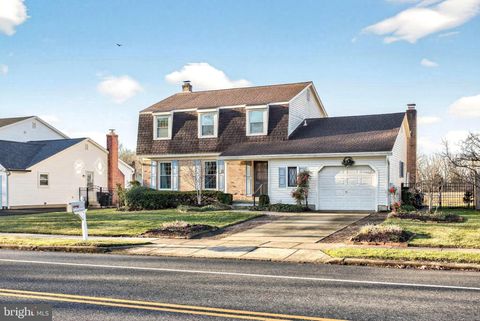 32 ROBERTS DRIVE SOMERDALE NJ 08083