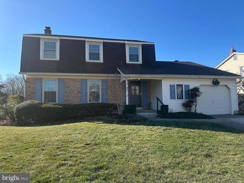 32 ROBERTS DRIVE SOMERDALE NJ 08083