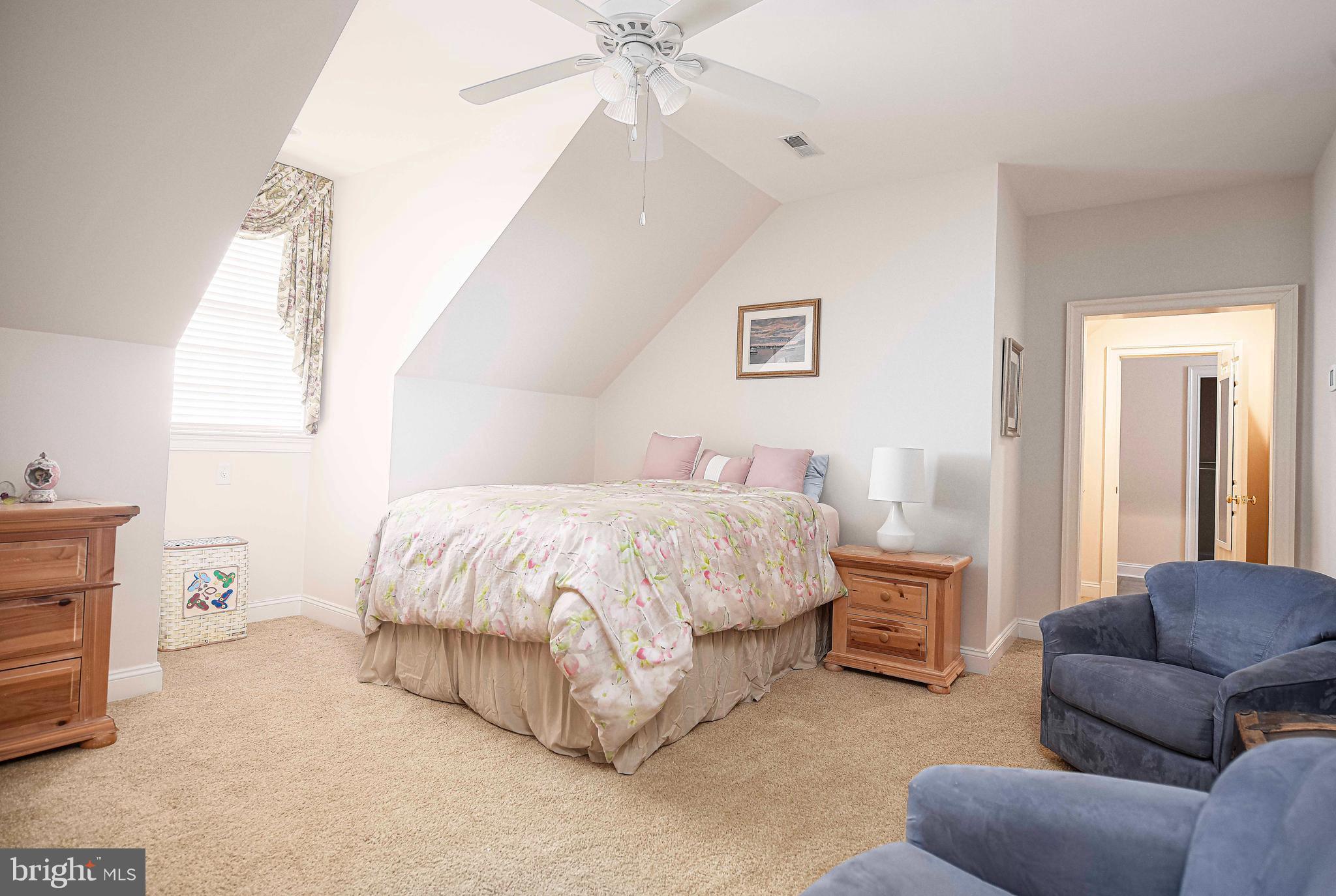 HAYFIELDS MANOR - Residential