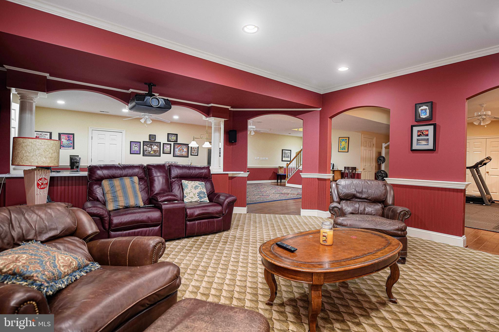 HAYFIELDS MANOR - Residential