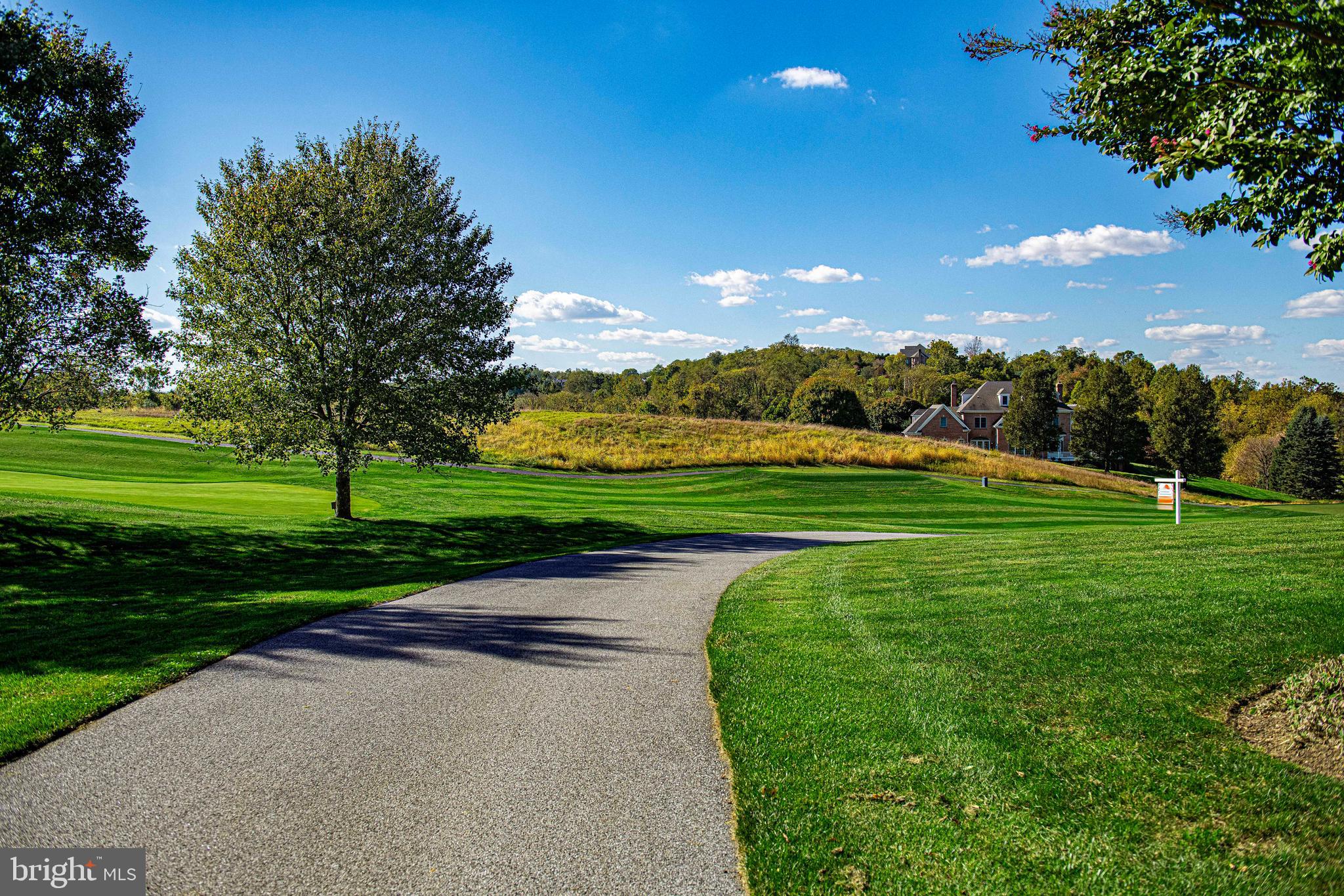 HAYFIELDS MANOR - Residential