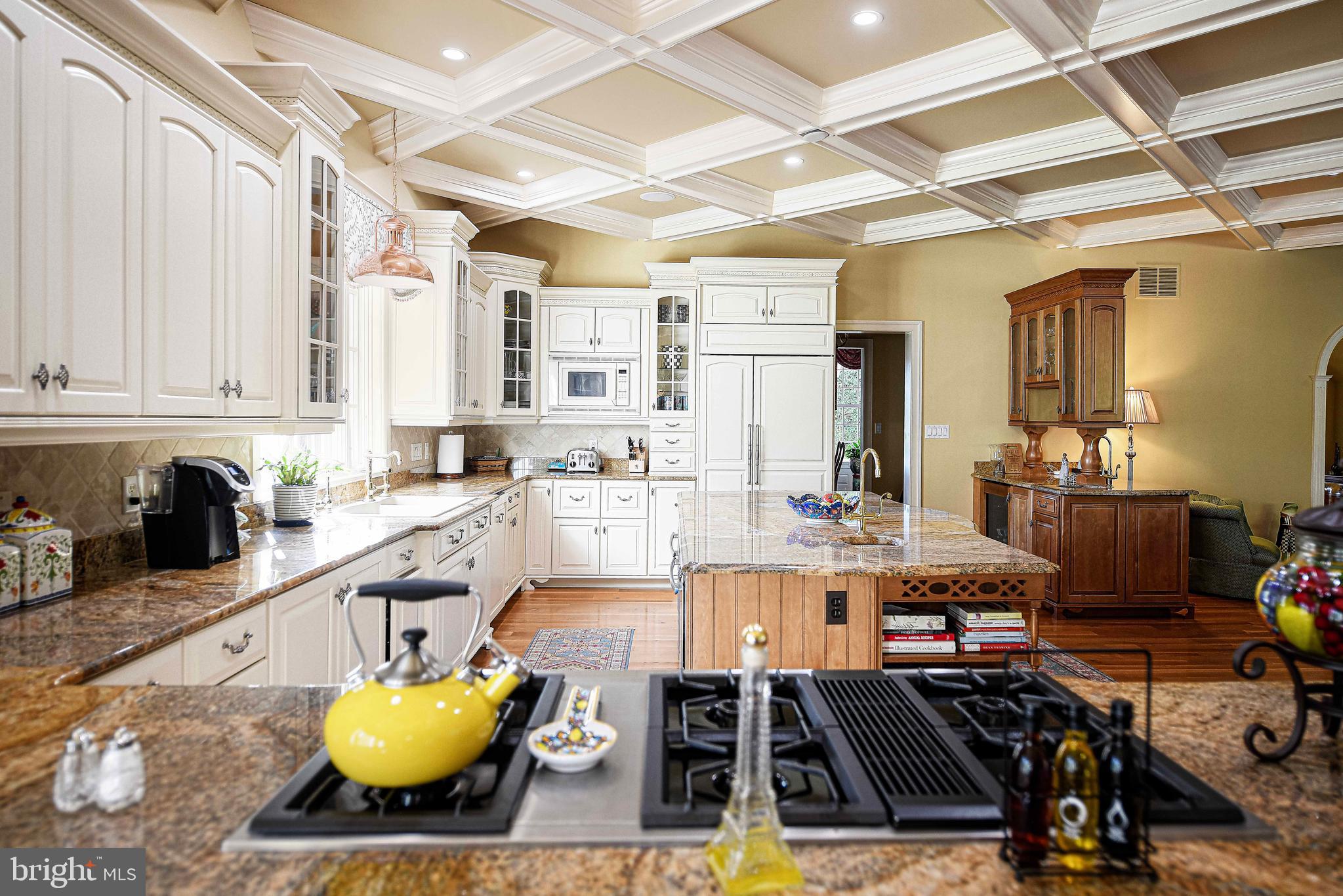 HAYFIELDS MANOR - Residential