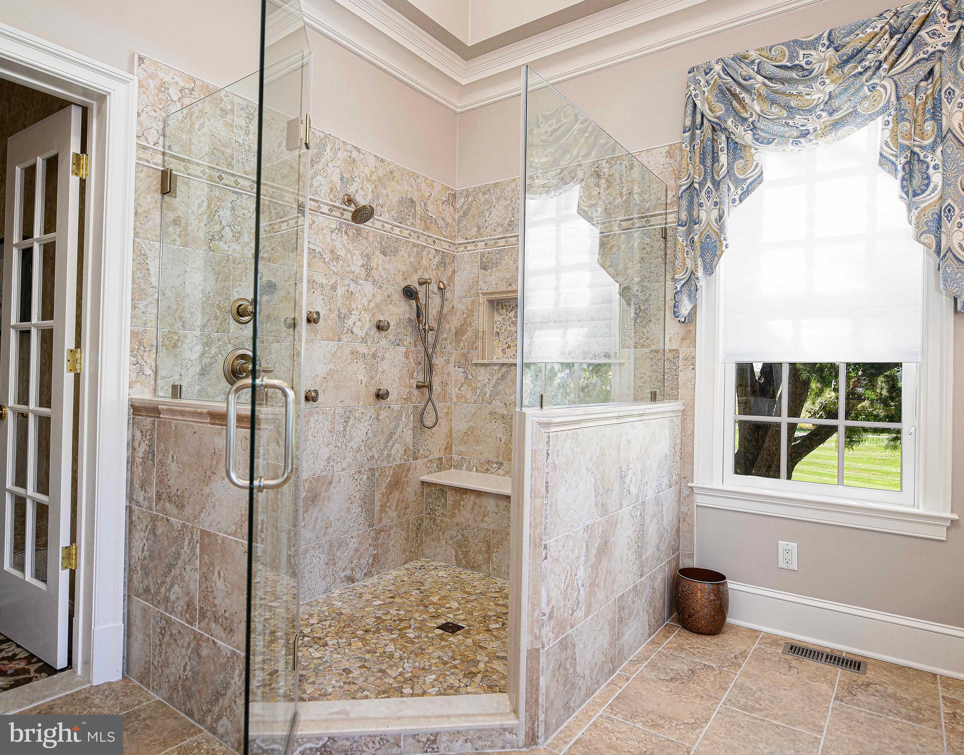 HAYFIELDS MANOR - Residential