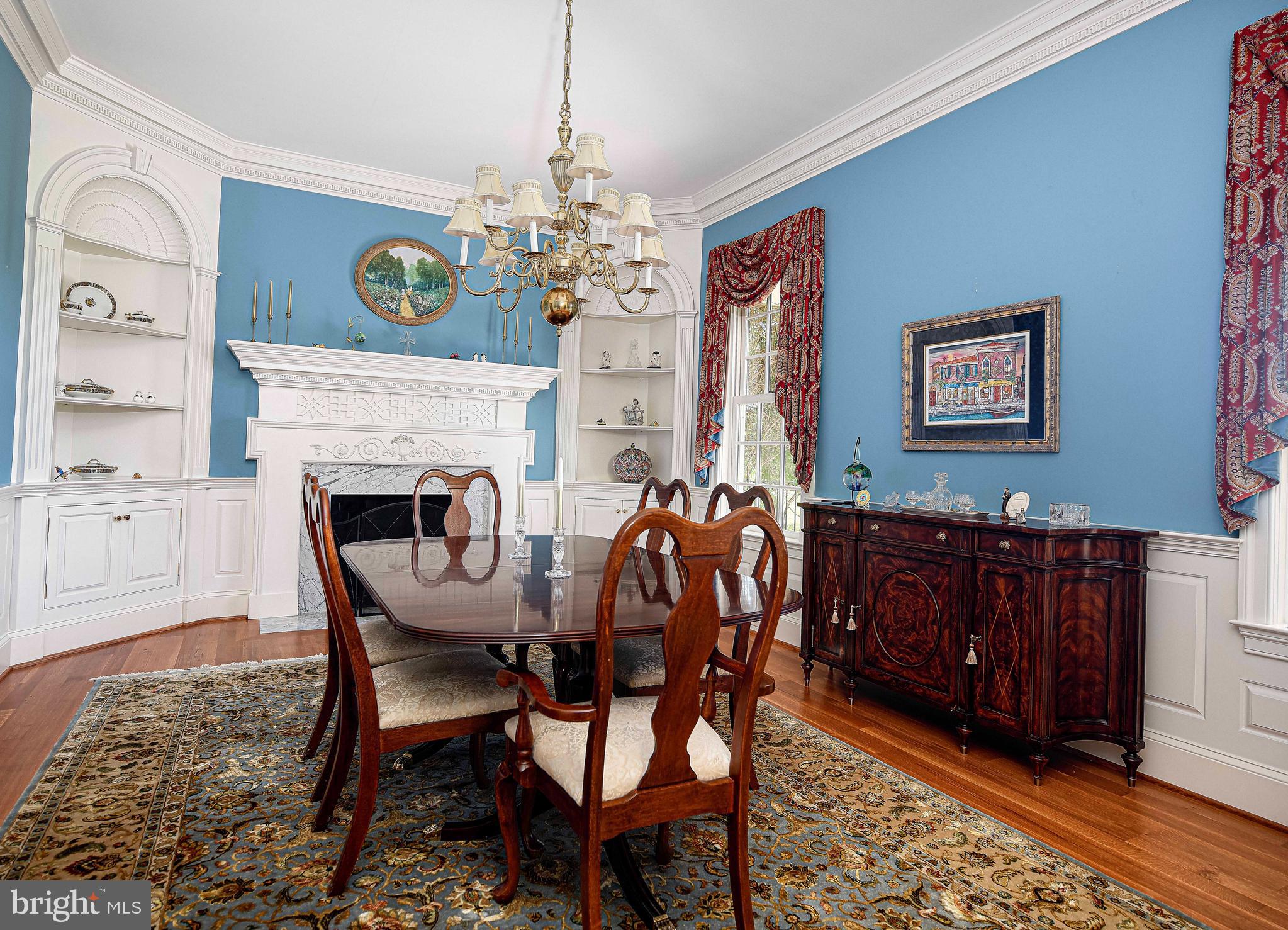 HAYFIELDS MANOR - Residential