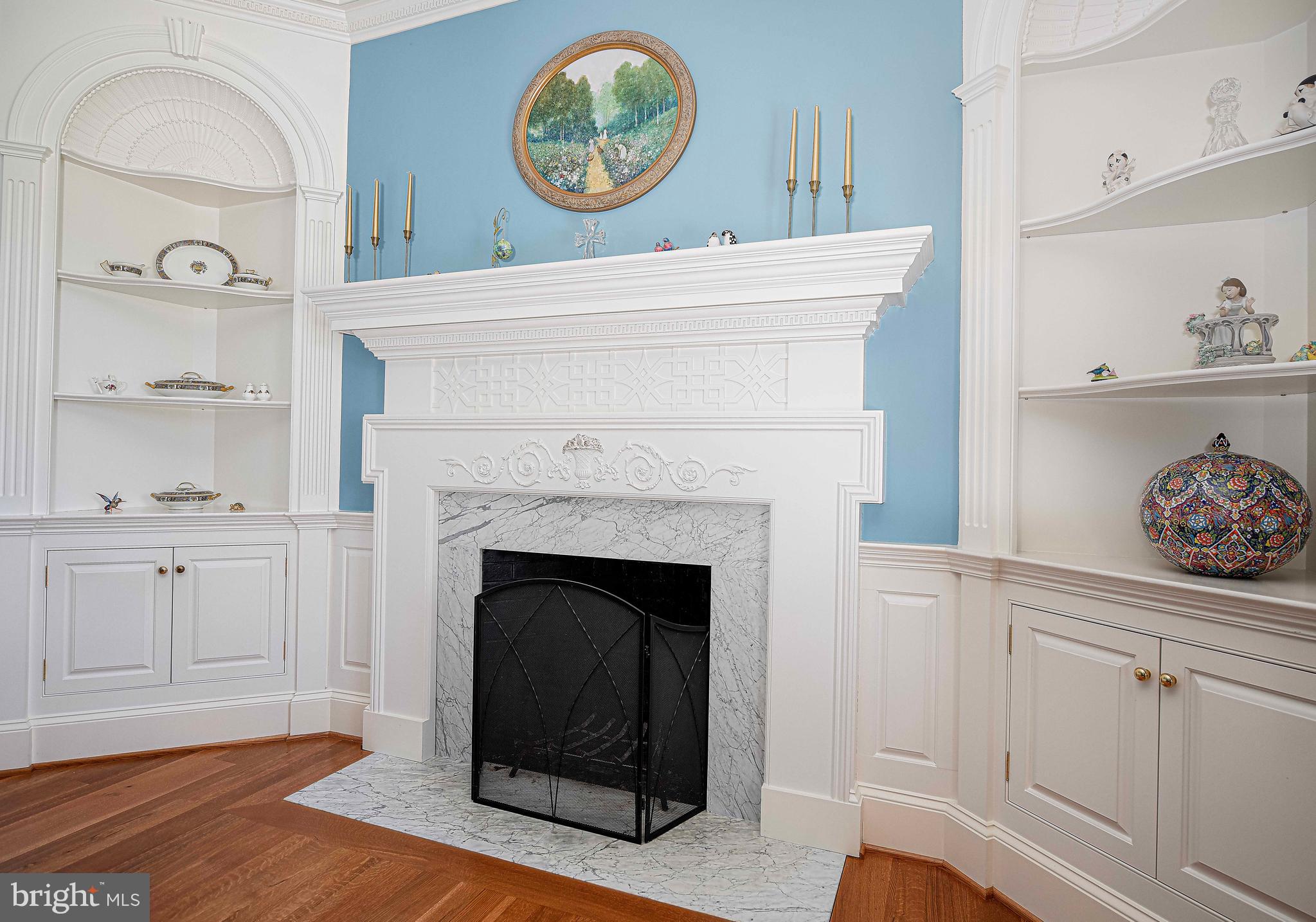 HAYFIELDS MANOR - Residential