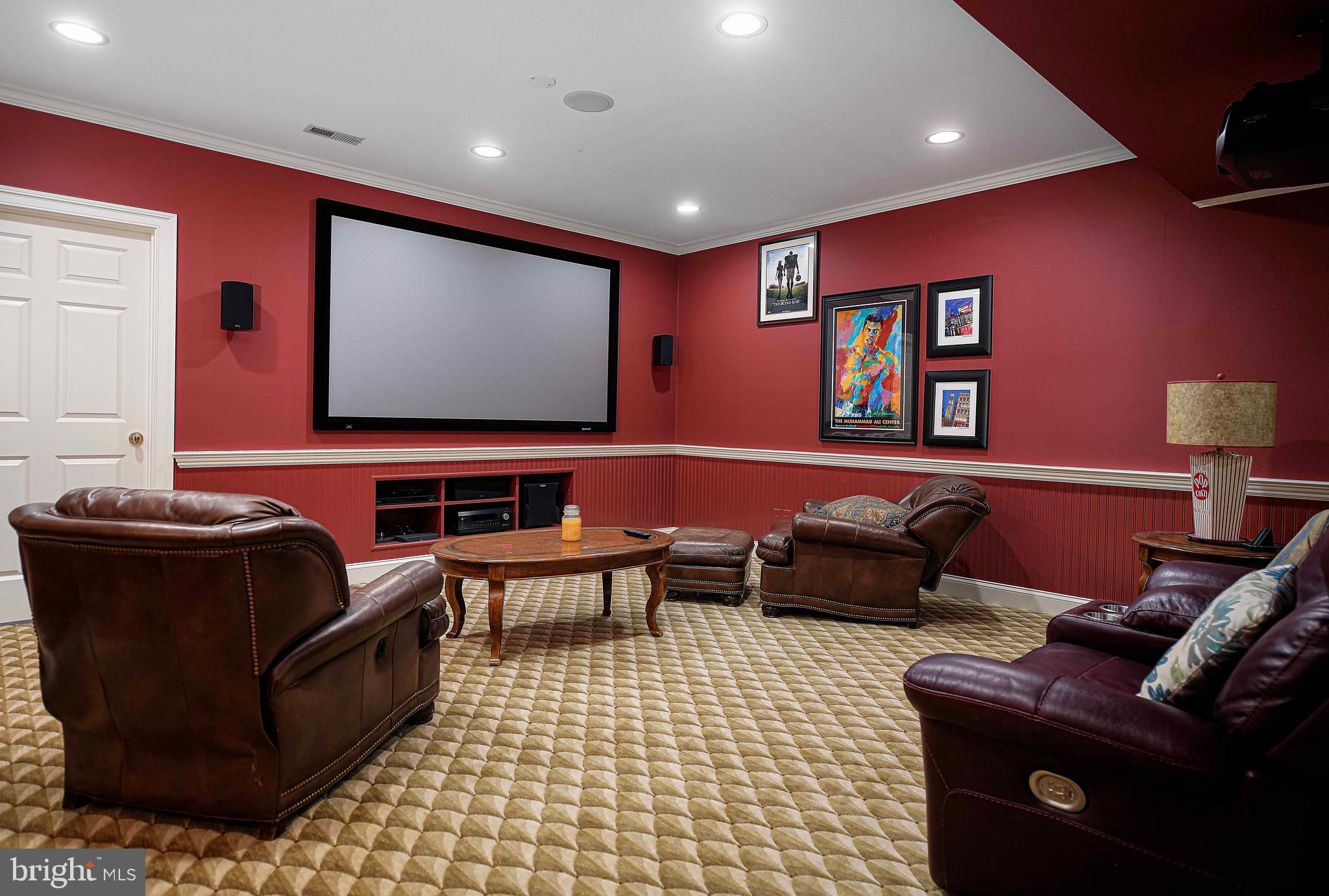 HAYFIELDS MANOR - Residential