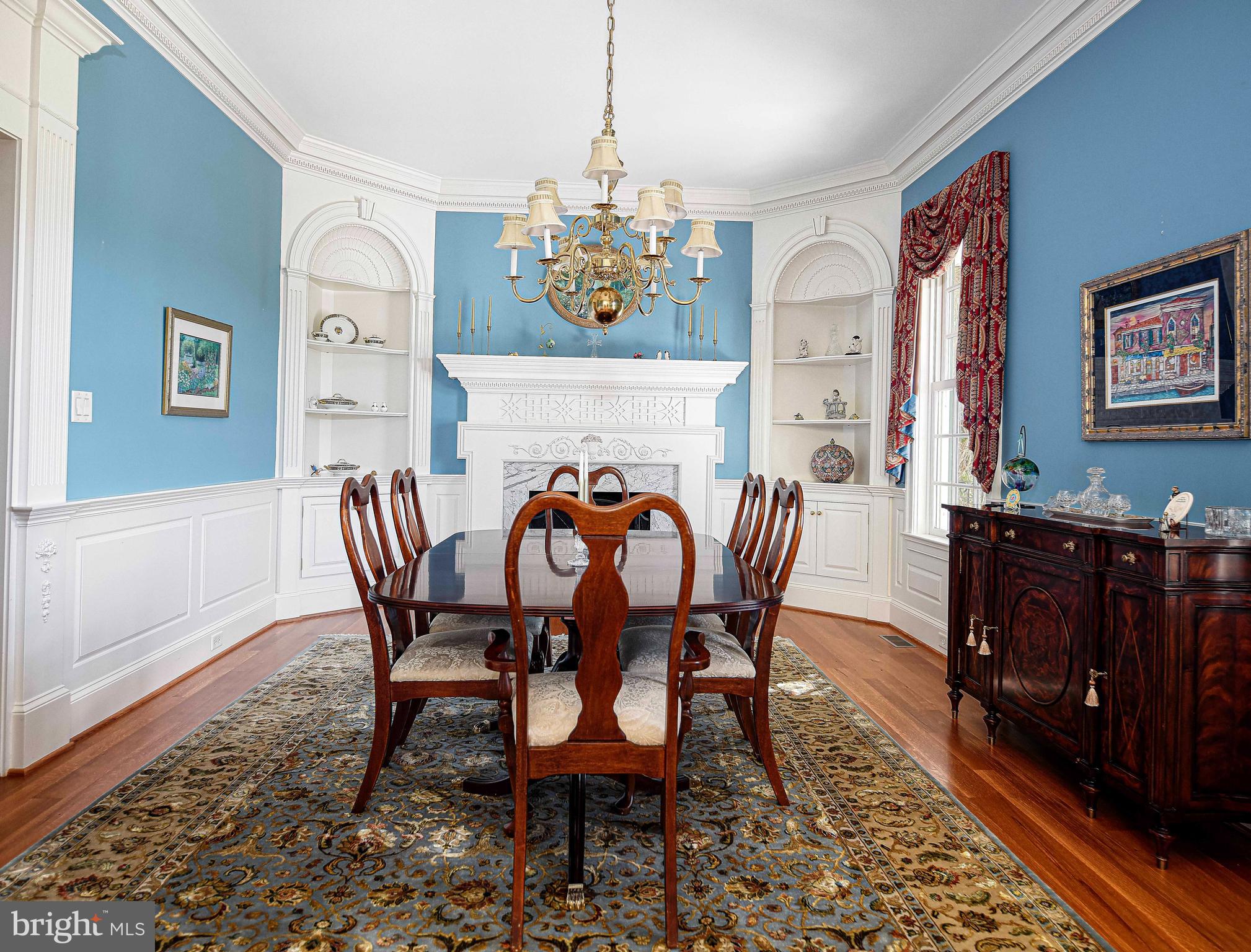 HAYFIELDS MANOR - Residential