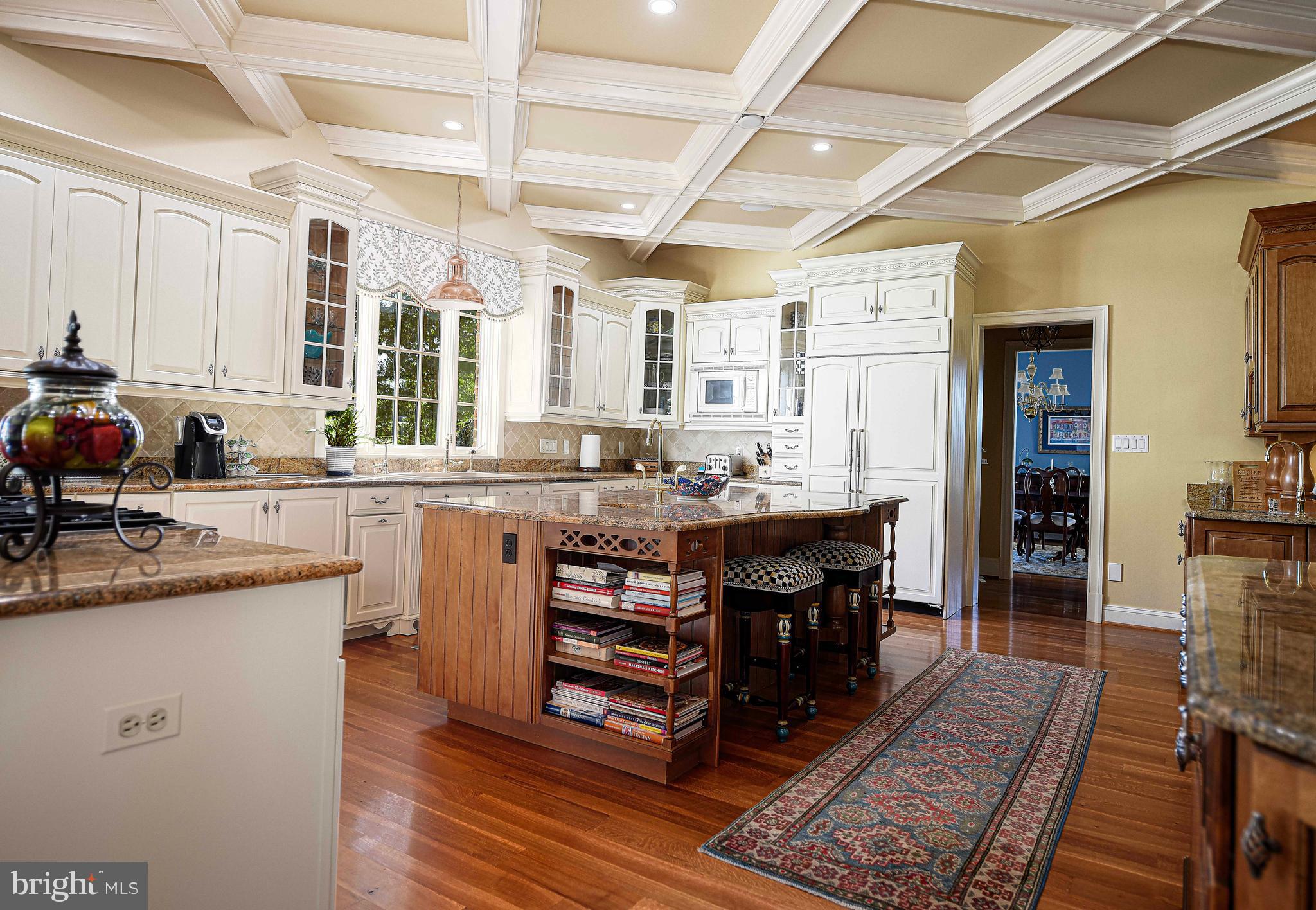 HAYFIELDS MANOR - Residential