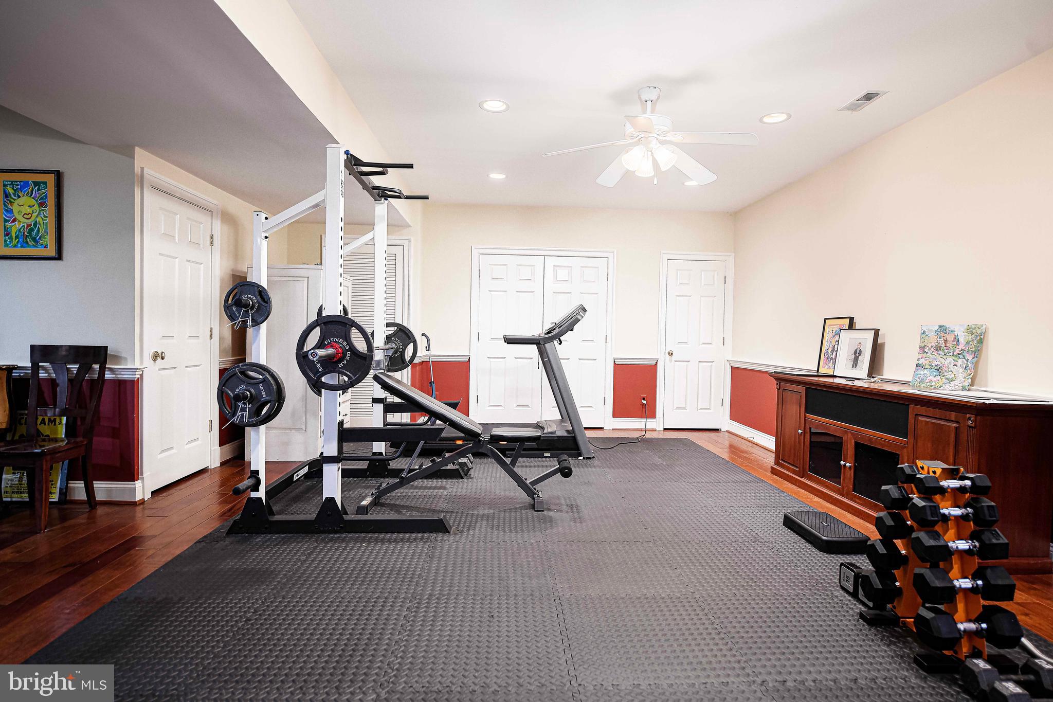 HAYFIELDS MANOR - Residential