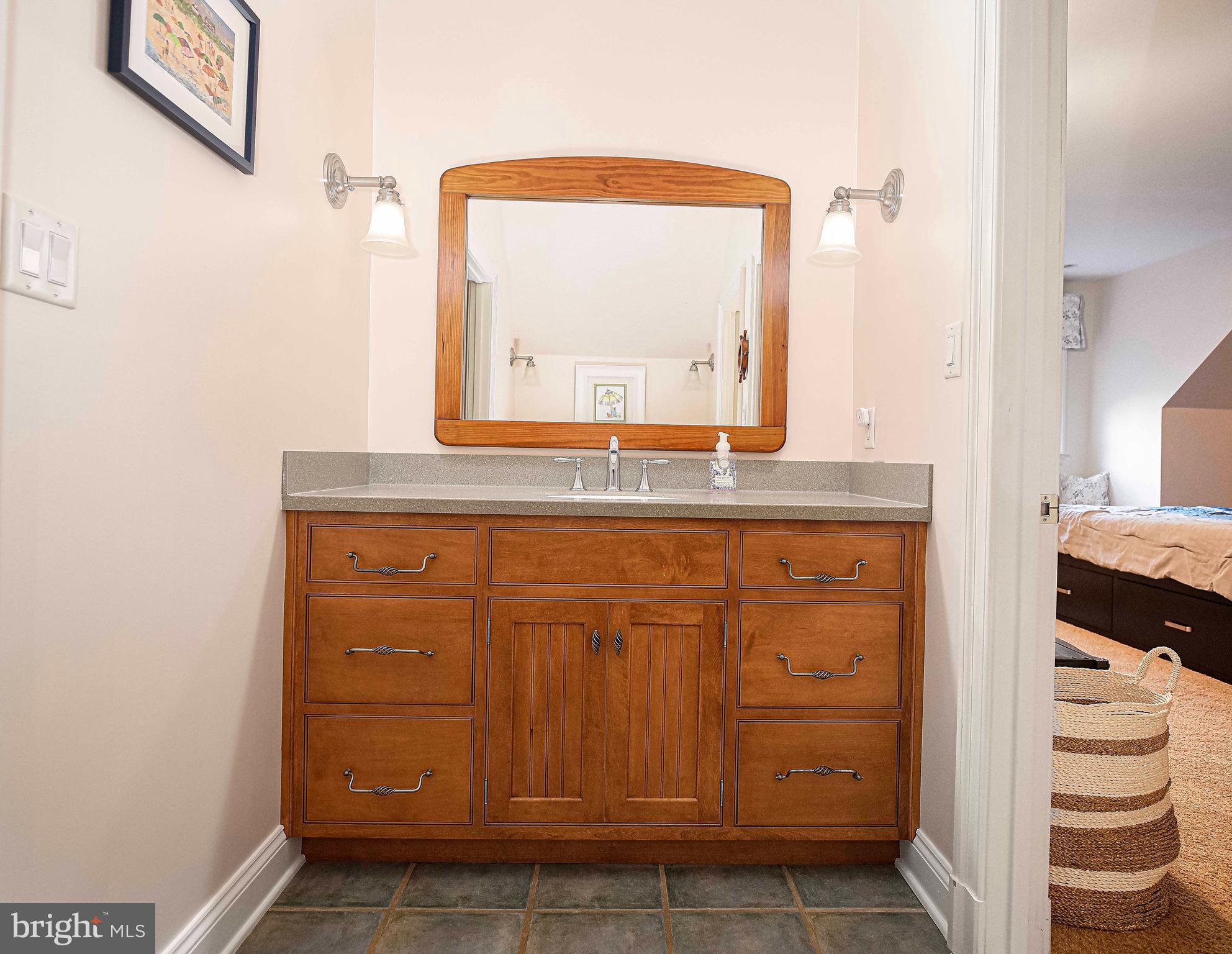 HAYFIELDS MANOR - Residential