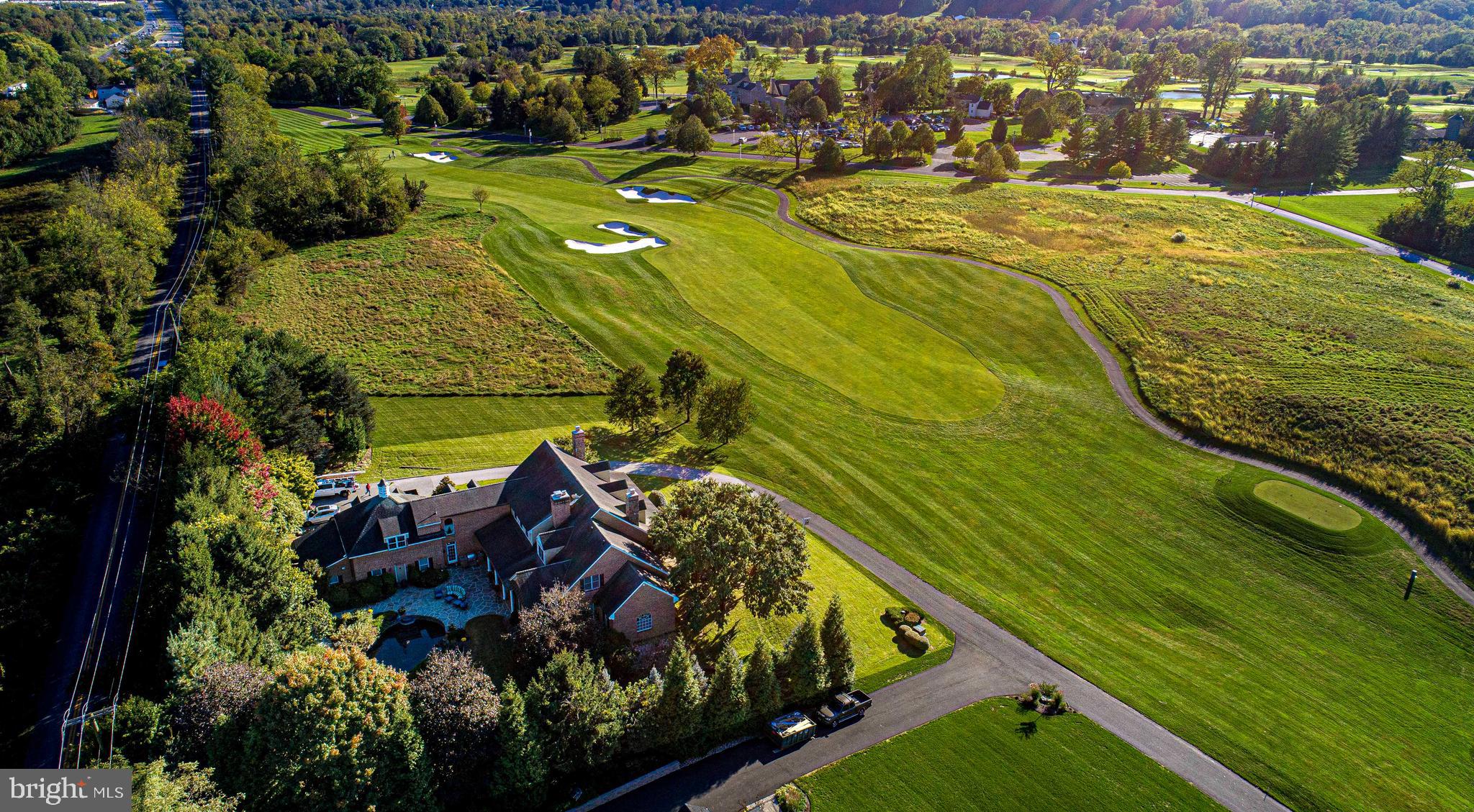 HAYFIELDS MANOR - Residential