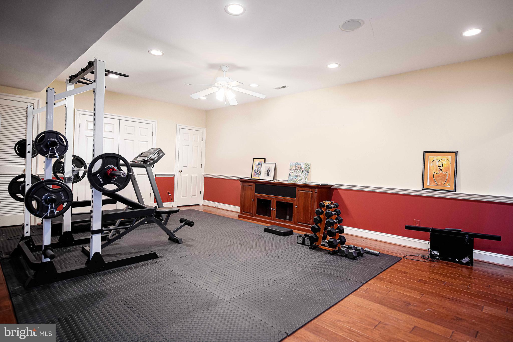 HAYFIELDS MANOR - Residential