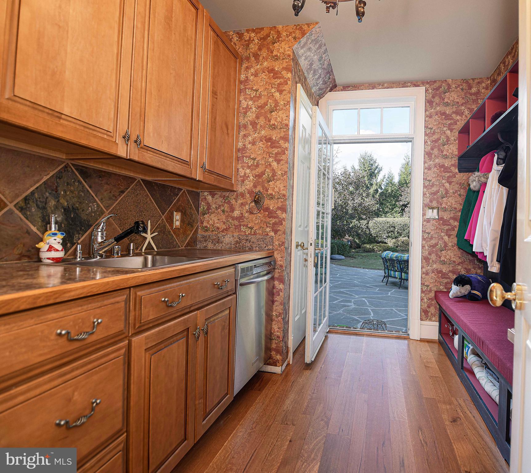 HAYFIELDS MANOR - Residential