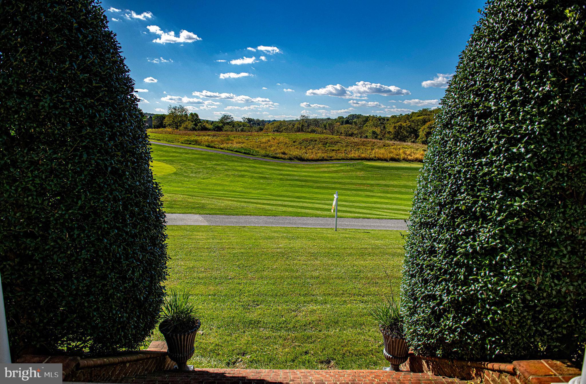 HAYFIELDS MANOR - Residential