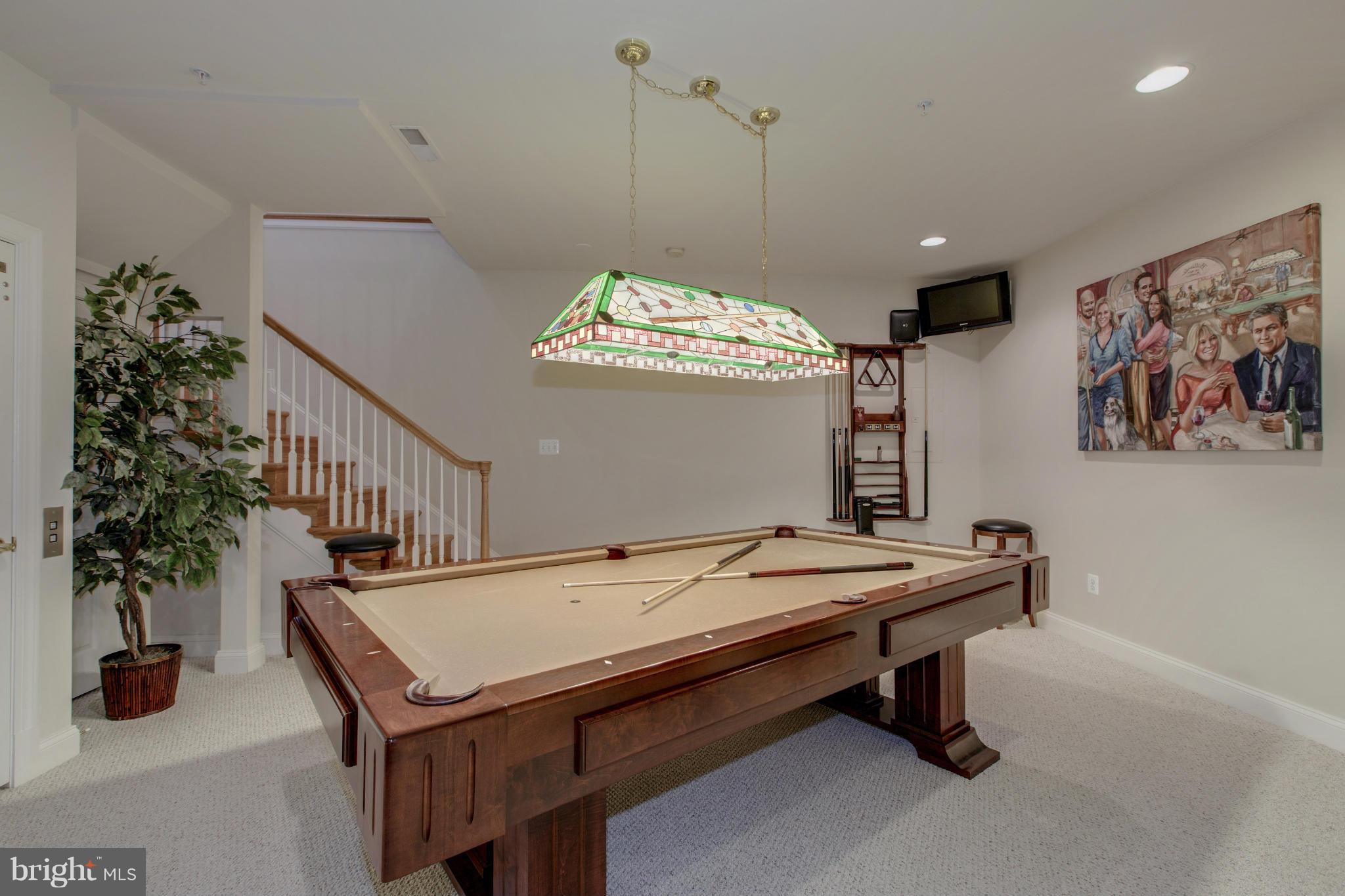 MCLEAN CREST - Residential