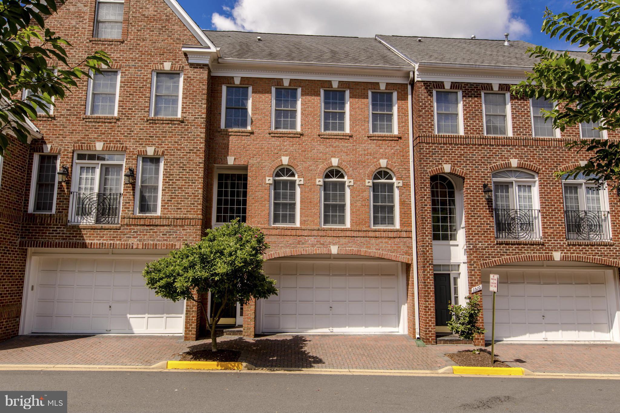 MCLEAN CREST - Residential