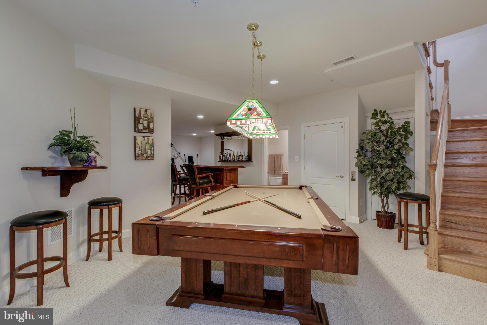 MCLEAN CREST - Residential