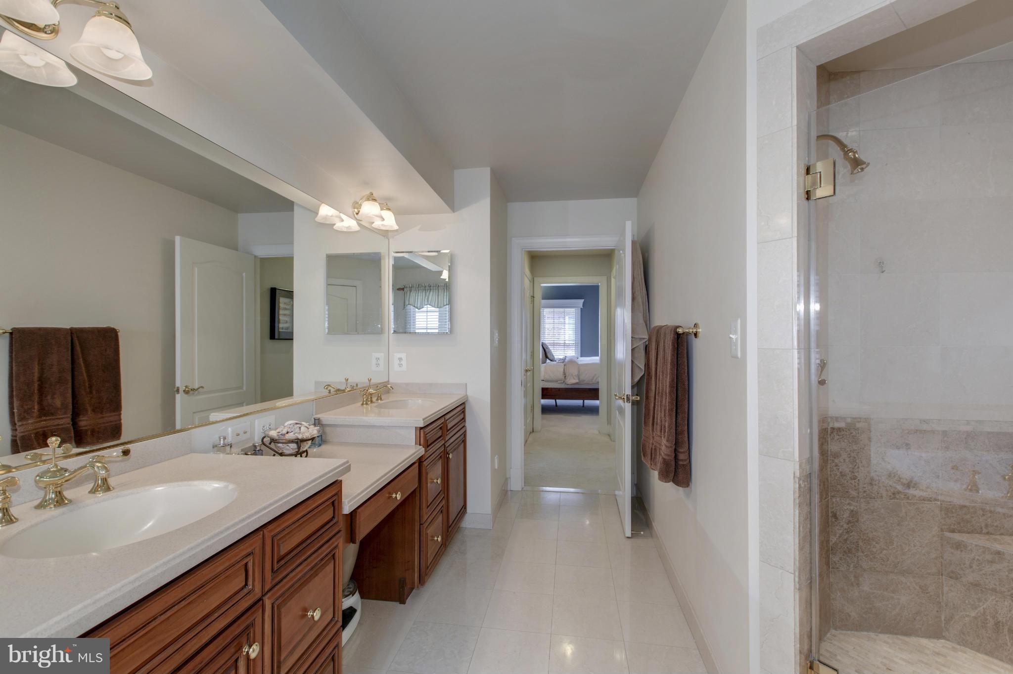 MCLEAN CREST - Residential