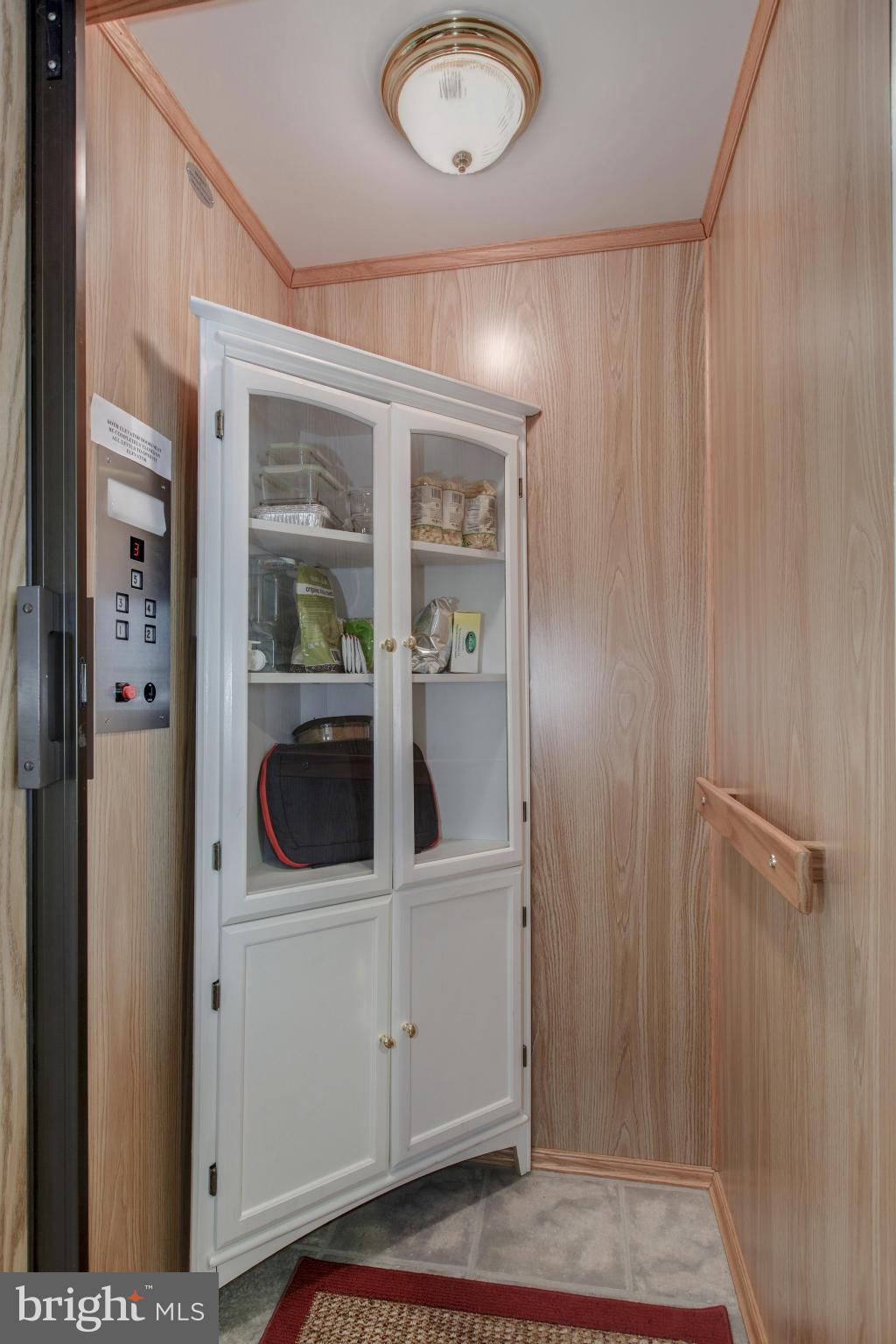 MCLEAN CREST - Residential