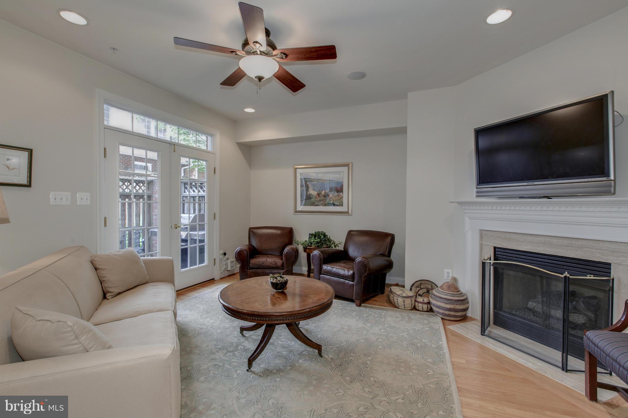 MCLEAN CREST - Residential