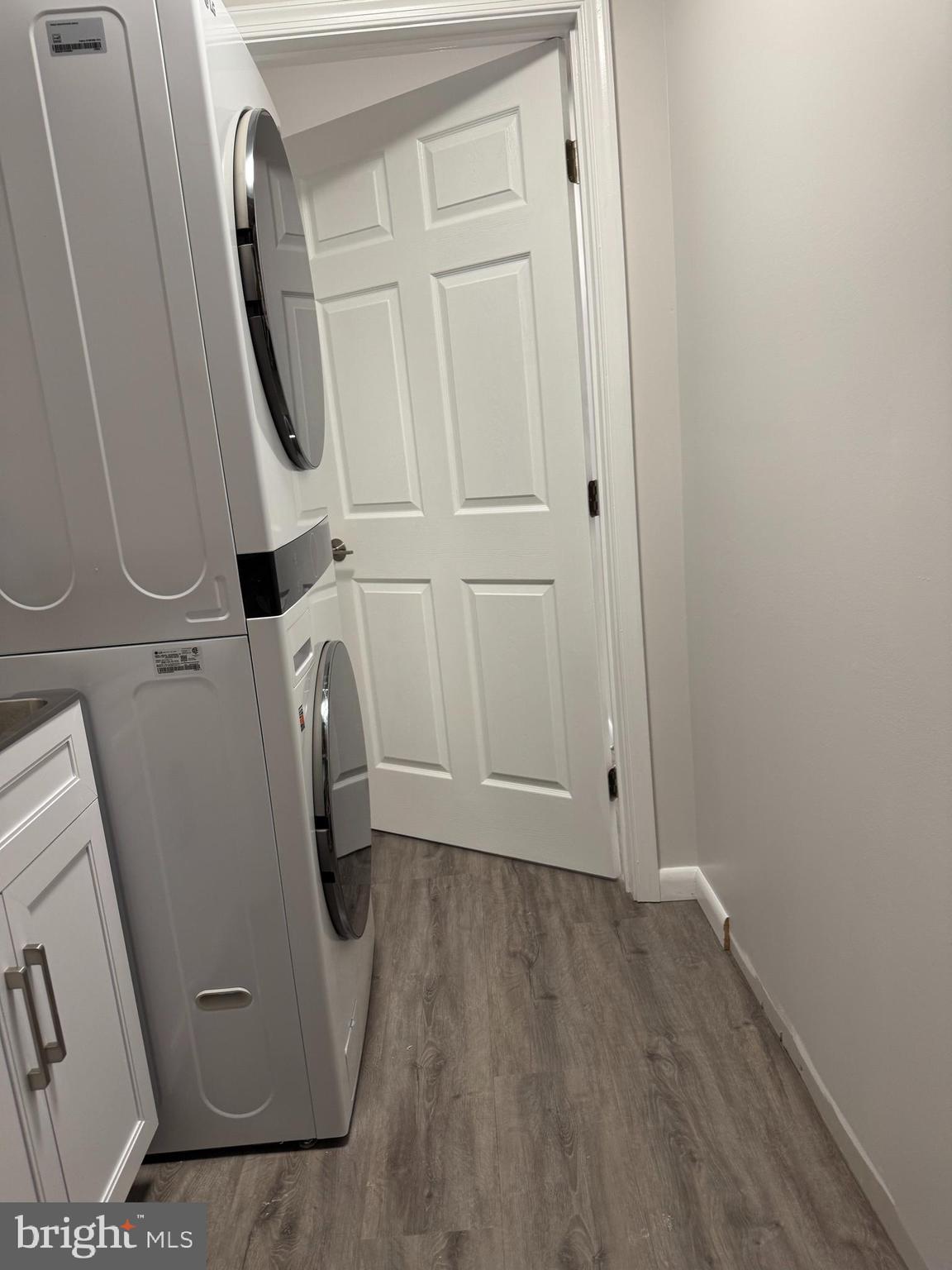 POPLAR TREE - Residential Lease