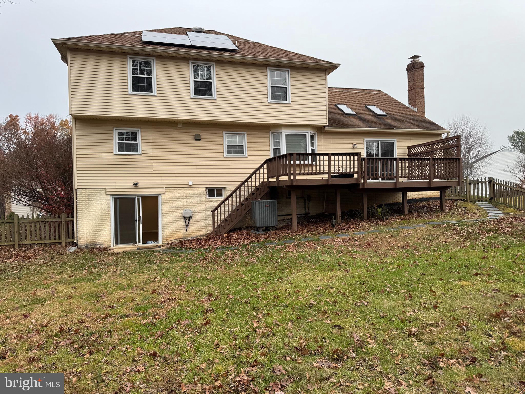 POPLAR TREE - Residential Lease