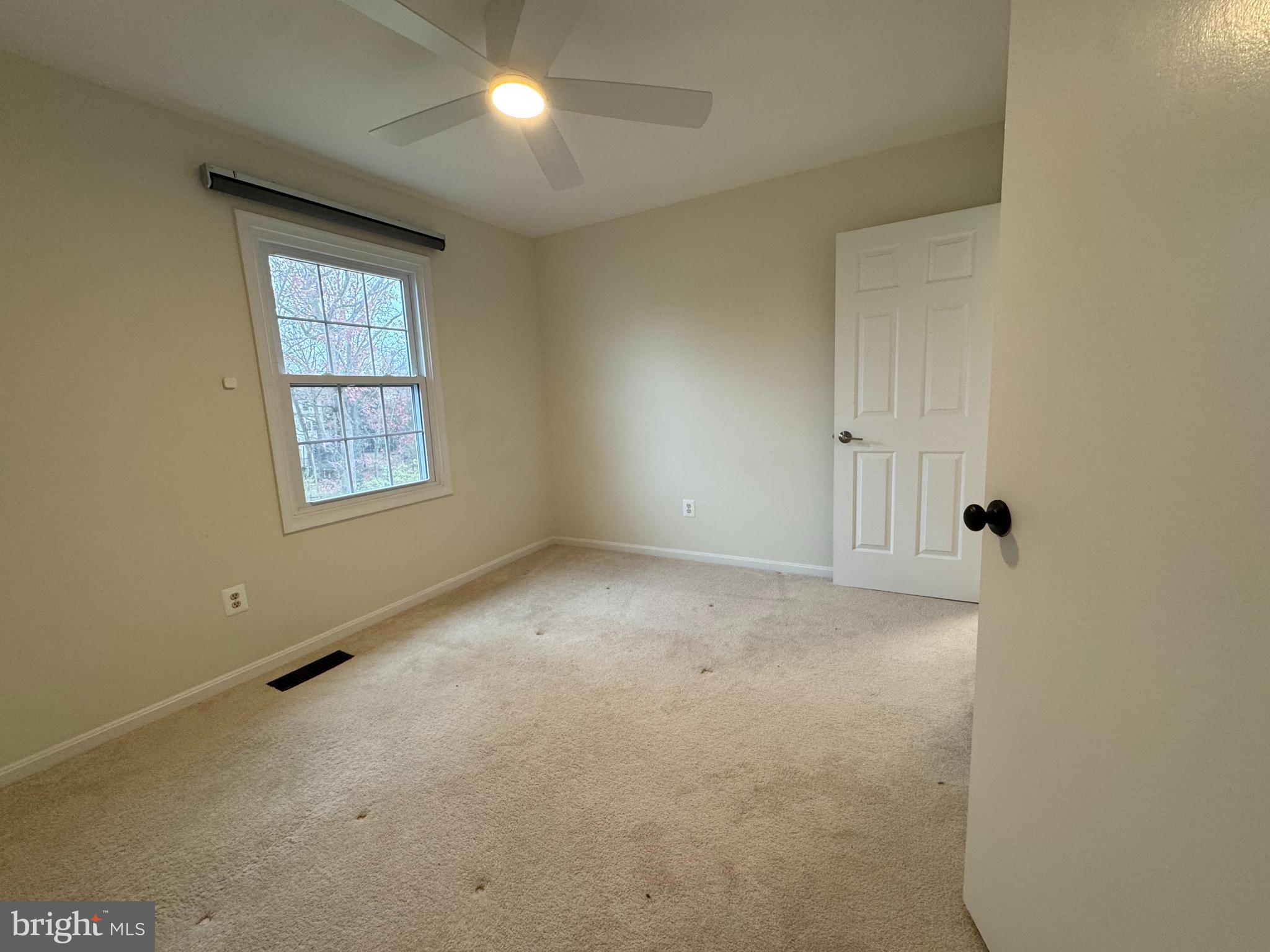 POPLAR TREE - Residential Lease