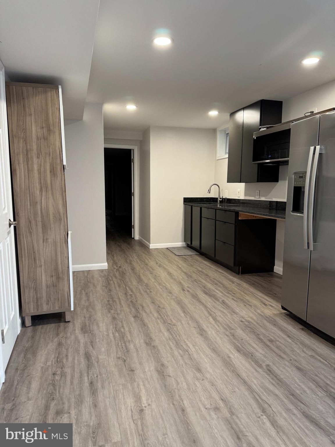 POPLAR TREE - Residential Lease