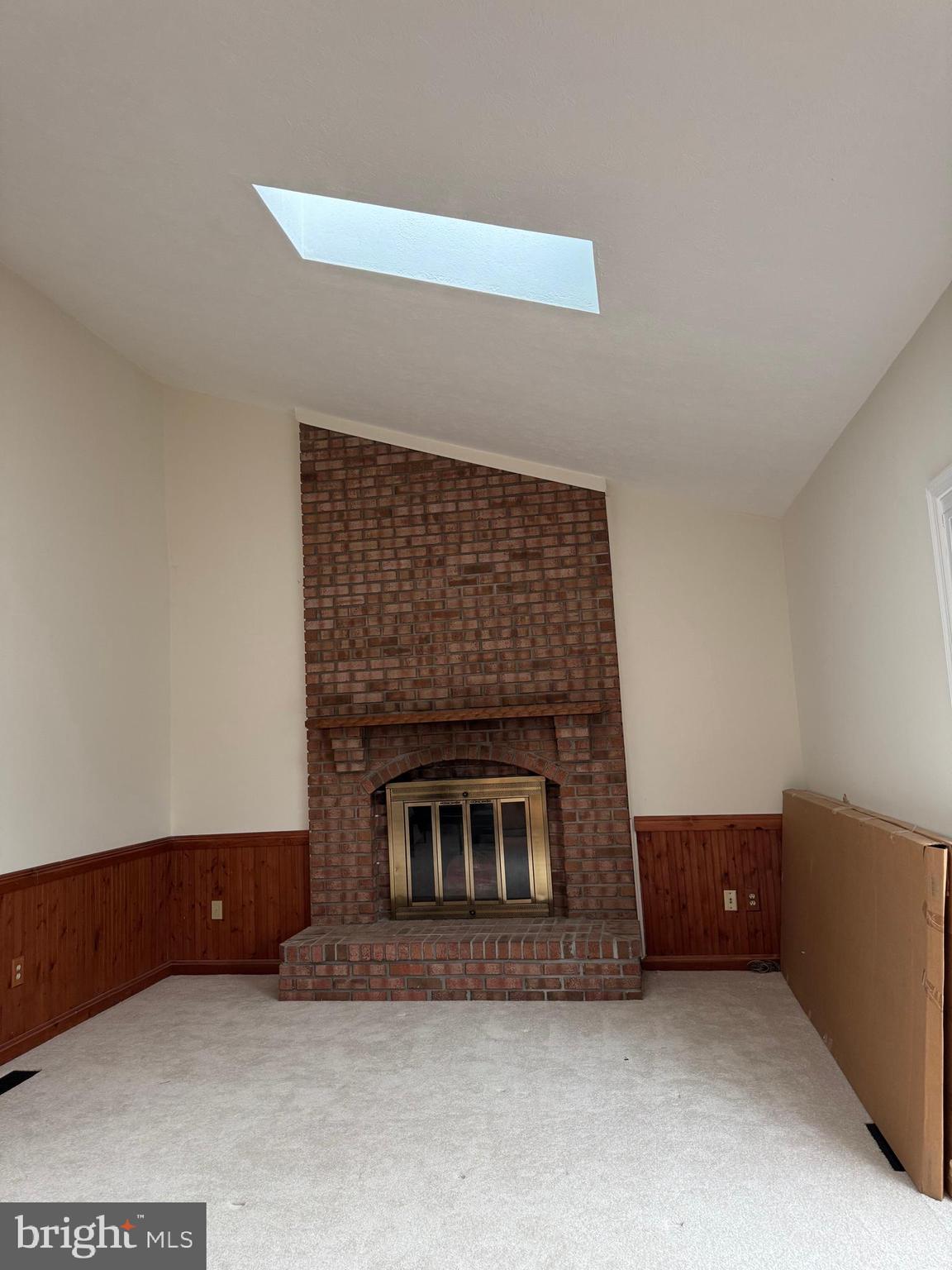 POPLAR TREE - Residential Lease