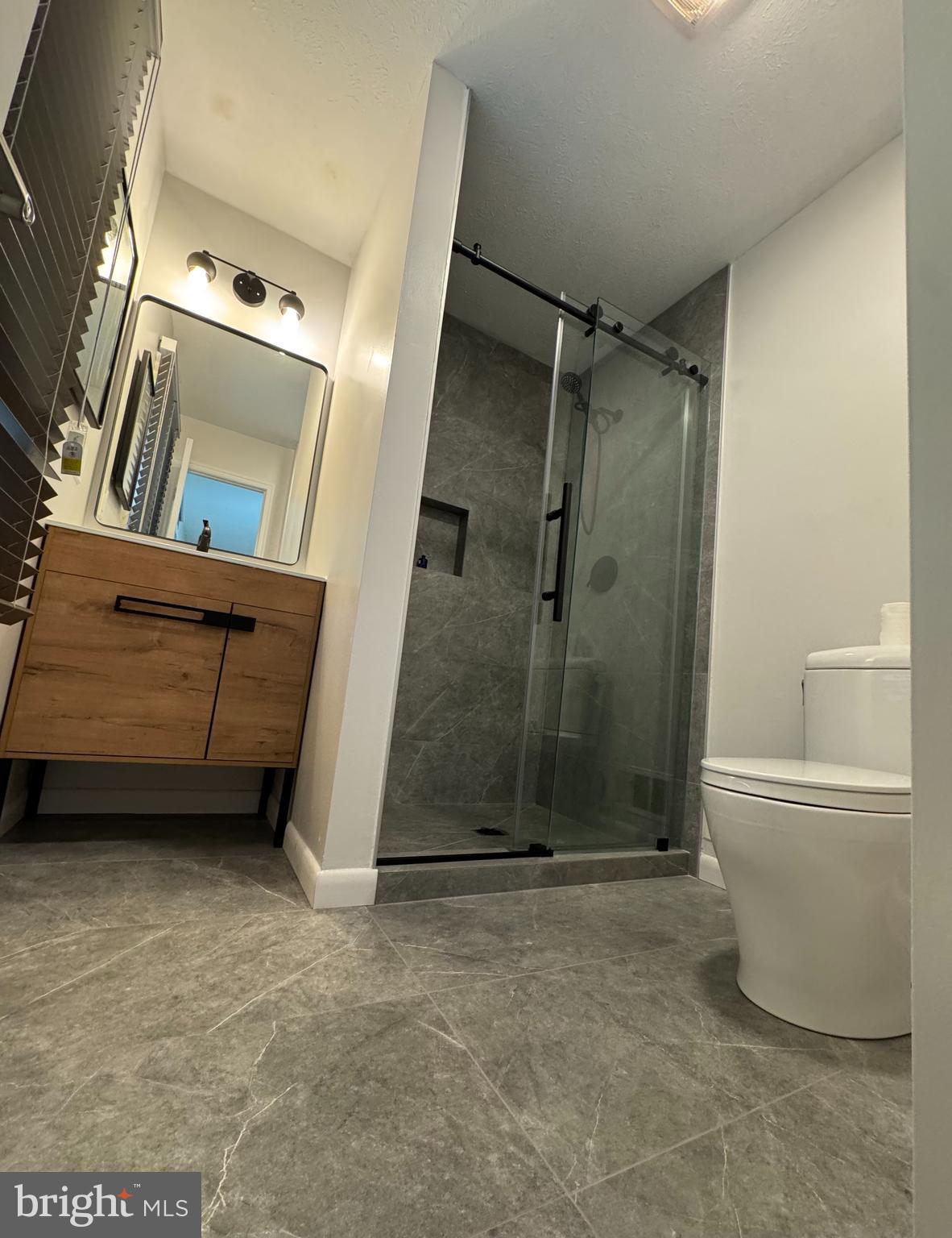 POPLAR TREE - Residential Lease