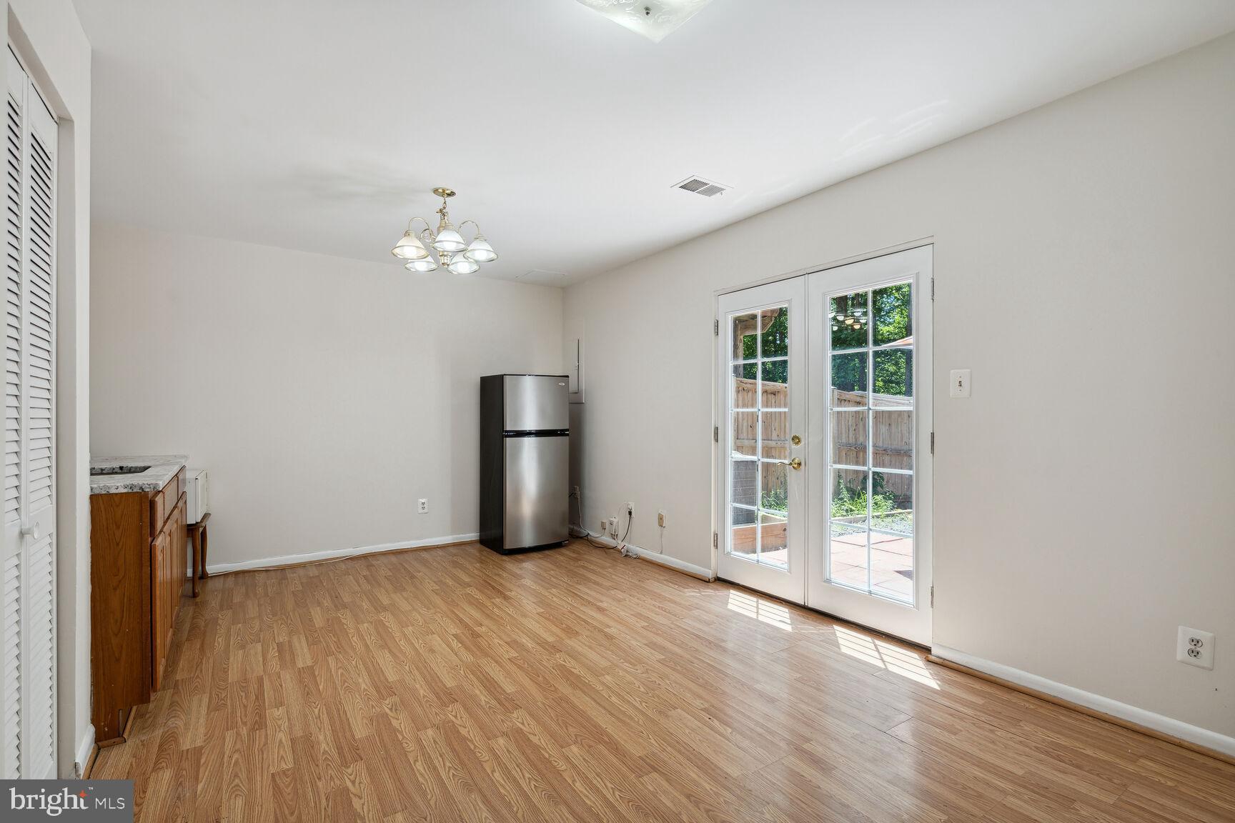 WOODLAWN MEWS - Residential